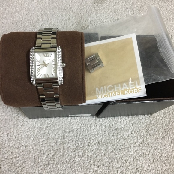 Michael Kors Watch - Picture 4 of 4